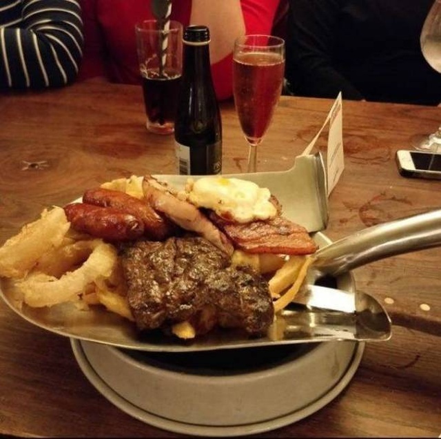 Very Odd Plates (34 pics)