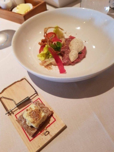 Very Odd Plates (34 pics)