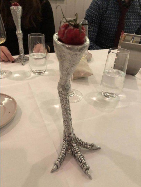 Very Odd Plates (34 pics)