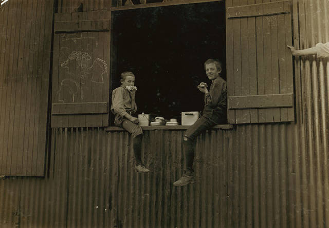 Child Labor More Than 100 Years Ago (34 pics)