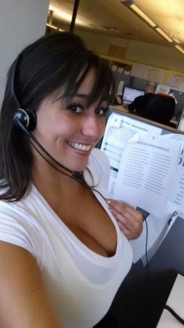 Beautiful Cleavage (37 pics)