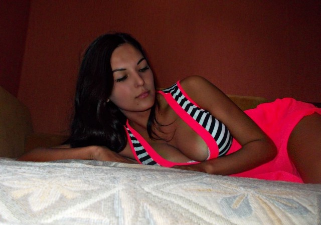 Beautiful Cleavage (37 pics)