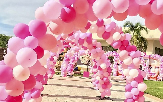 El Chapo's Seven-Year-Old Twin Daughters' Birthday Party (8 pics)
