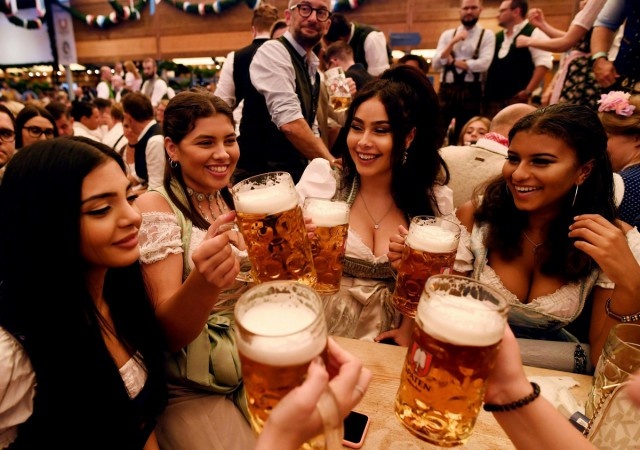 Photos From Oktoberfest (30 pics)