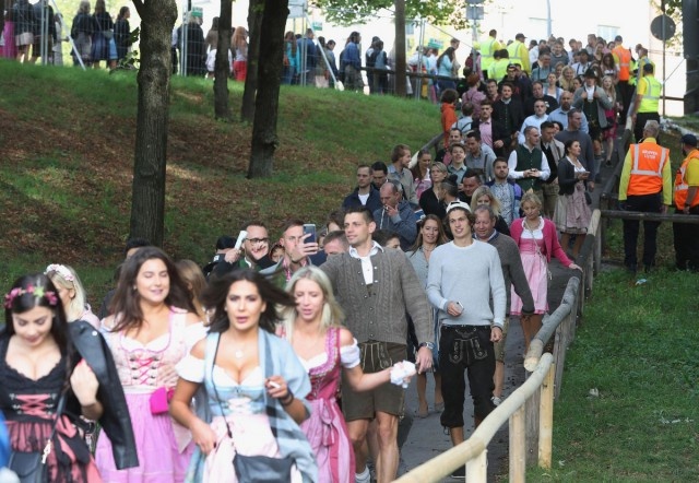 Photos From Oktoberfest (30 pics)