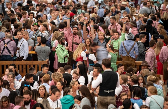 Photos From Oktoberfest (30 pics)