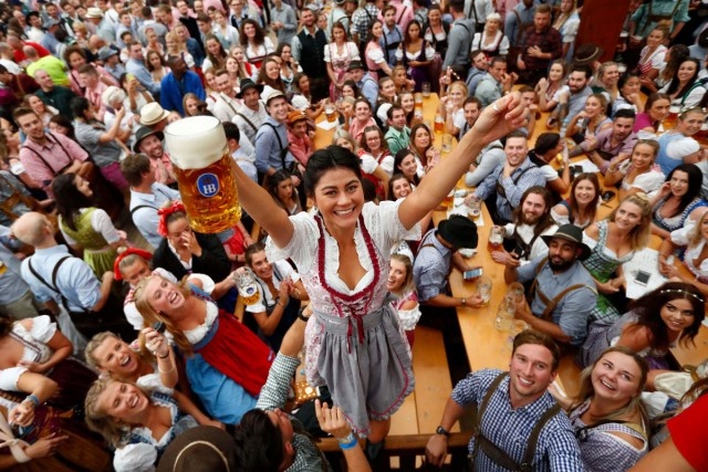 Photos From Oktoberfest (30 pics)
