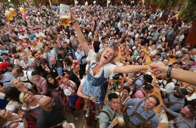 Photos From Oktoberfest (30 pics)