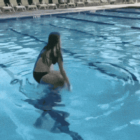 When Hot Girls Fail (16 gifs)