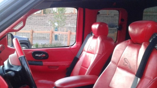 Pickup Made Out Of Jaguar (4 pics)