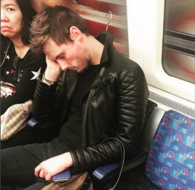 London Commuters Can Be Strange (31 pics)