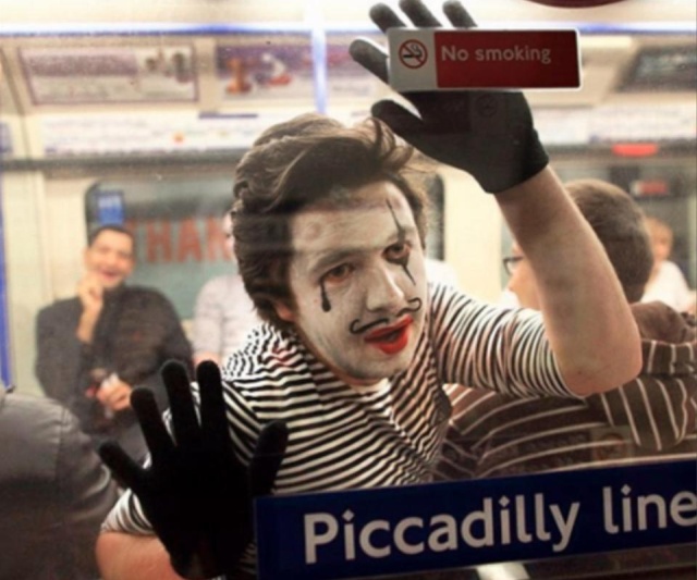 London Commuters Can Be Strange (31 pics)