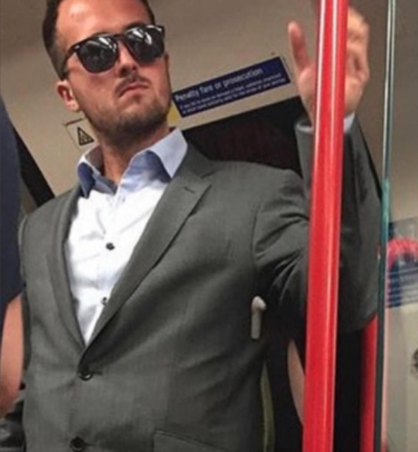 London Commuters Can Be Strange (31 pics)