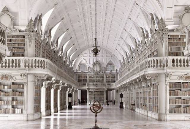 World’s Most Beautiful Libraries (30 Pics)