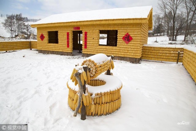 Chinese House Built Out Of 20,000 Corn Cobs (9 pics)