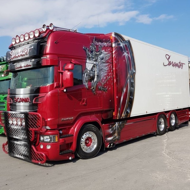 Airbrushing On Trucks (27 pics)