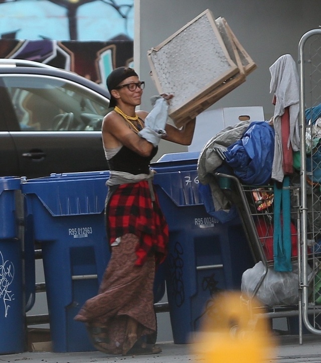 Former Baywatch Star Jeremy Jackson's Fitness Model Ex-wife Loni Willison Is Homeless And Doesn't Look Good (10 pics)