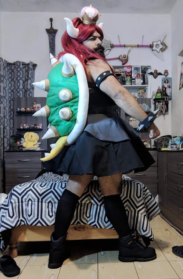 This is The best #Bowsette Cosplay (4 pics)