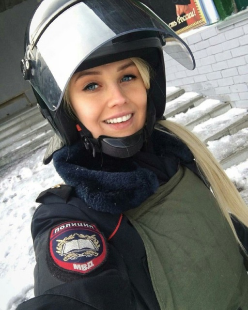 Cute Russian Police Girls (25 pics)