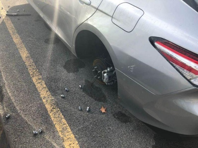 Wheels Were Stolen From Toyotas In The Parking Lot Of The Dealership (12 pics)