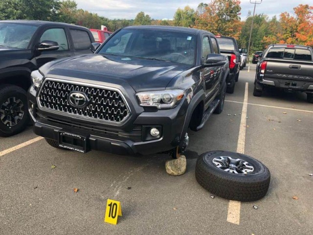 Wheels Were Stolen From Toyotas In The Parking Lot Of The Dealership (12 pics)