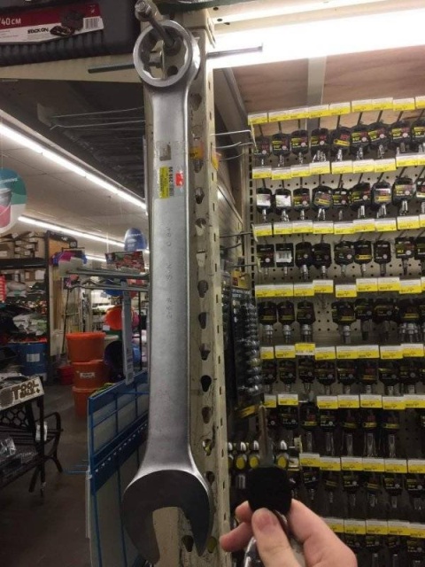 Giant Stuff (33 pics)