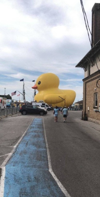 Giant Stuff (33 pics)