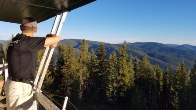 Idaho Seasonal Ranger Observation Post Is A Very Cool Place (4 pics)