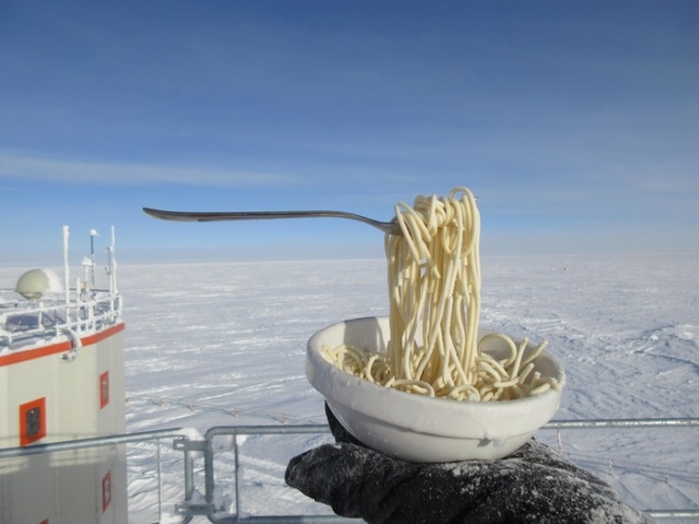 Food In The -60°C (-75°F) (6 pics)