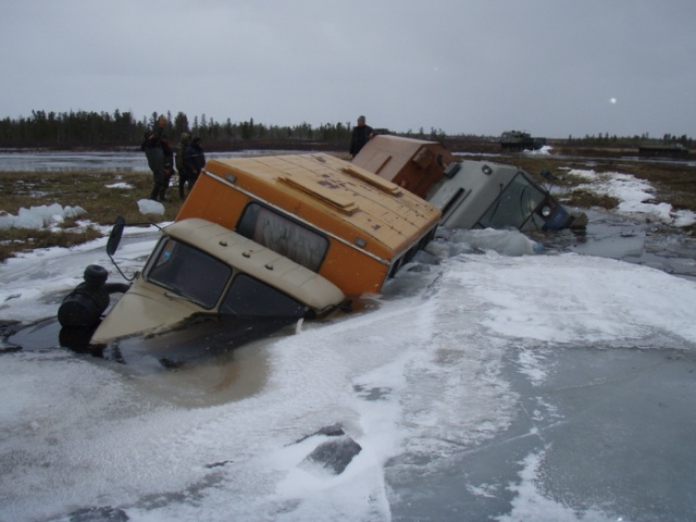 Russian Roads Are Special (5 pics)