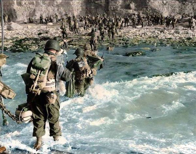 WWII Colorized Photos (32 pics)