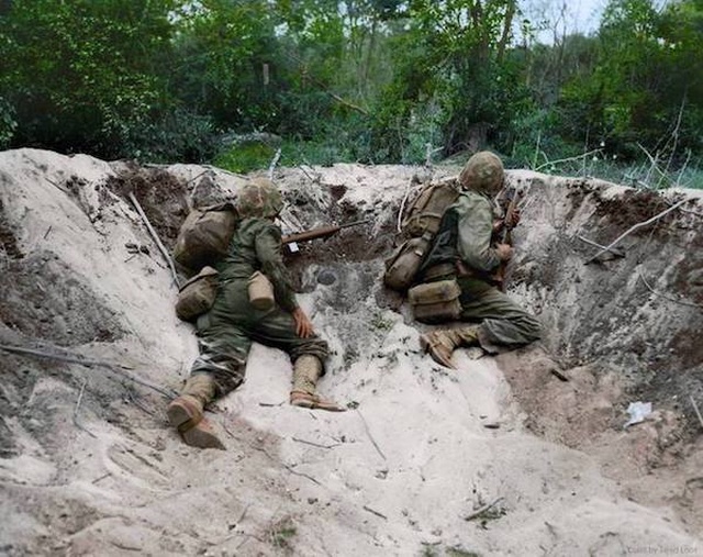 WWII Colorized Photos (32 pics)