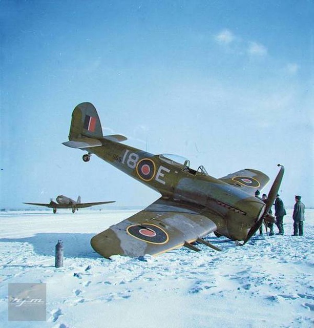 WWII Colorized Photos (32 pics)