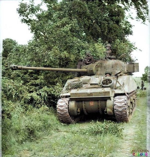 WWII Colorized Photos (32 pics)