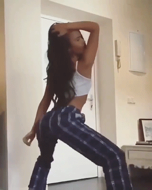GIFs With Very Hot Girls (18 gifs)