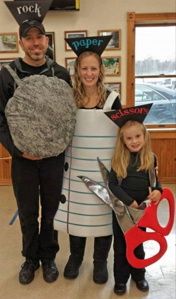 Family Halloween Costumes (35 pics) Family Halloween Costumes (35 pics)