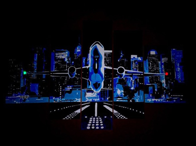 "Airplane" Painting That Glows In The Dark (6 pics)