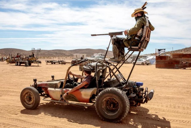 Wasteland Weekend For Mad Max Fans (29 pics)