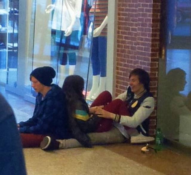 Welcome To The Friendzone (21 pics)
