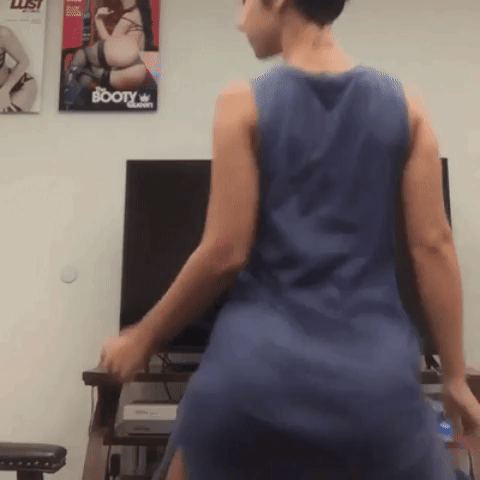 GIFs Of Real Hot Girls (20 gifs)
