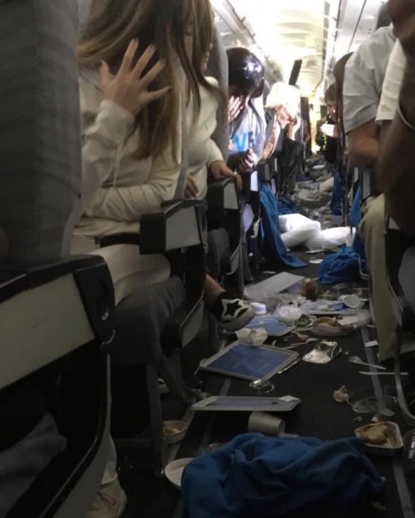 Plane After Severe Turbulence Which Injures 15 Passengers (4 pics)