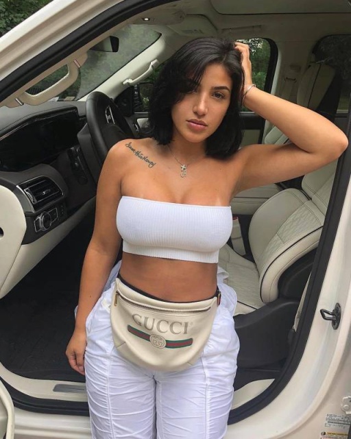 Hot Girls In White T-Shirts (46 pics)