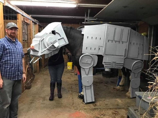 DIY AT-AT Walker (6 pics)
