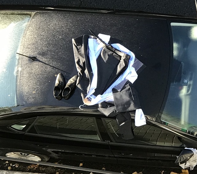 Someone's Having A Bad Day (4 pics)