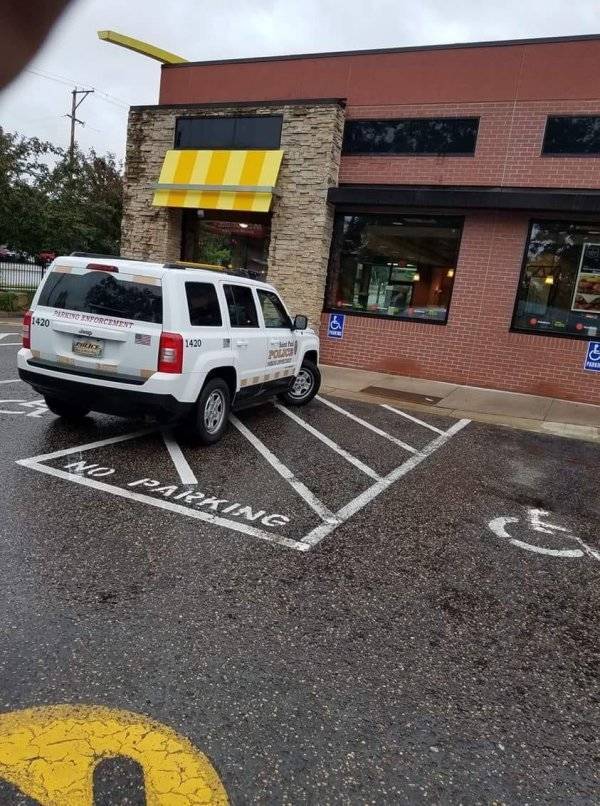 Why Do People Do Things Like This? (40 pics)