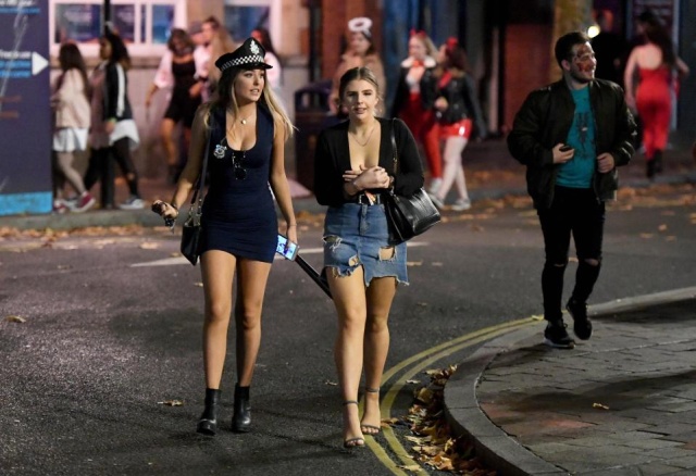 Halloween In Birmingham and Portsmouth (22 pics)