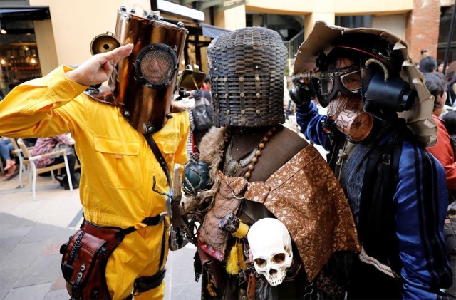 Halloween In Japan (17 pics)