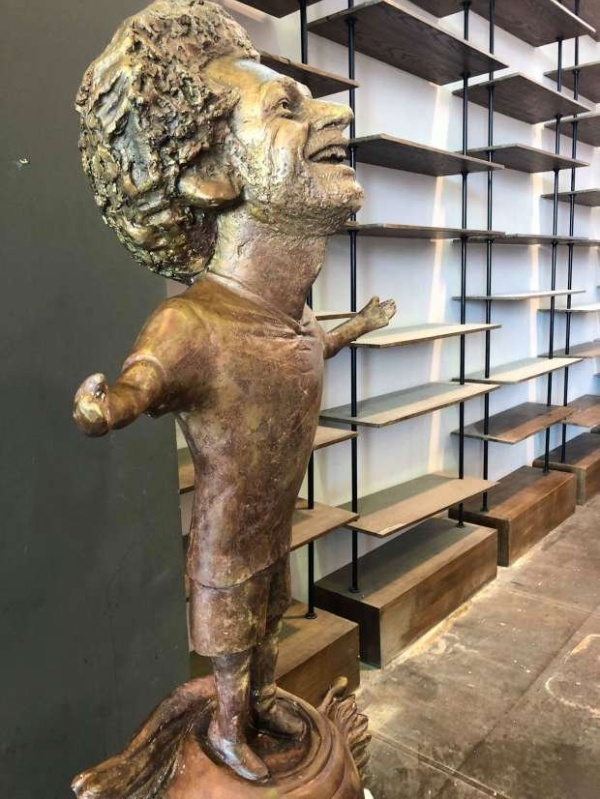 A Very Strange Egyptian Statue Of Mohammed Salah (3 pics)