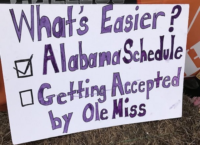 College Gameday Signs (21 pics)