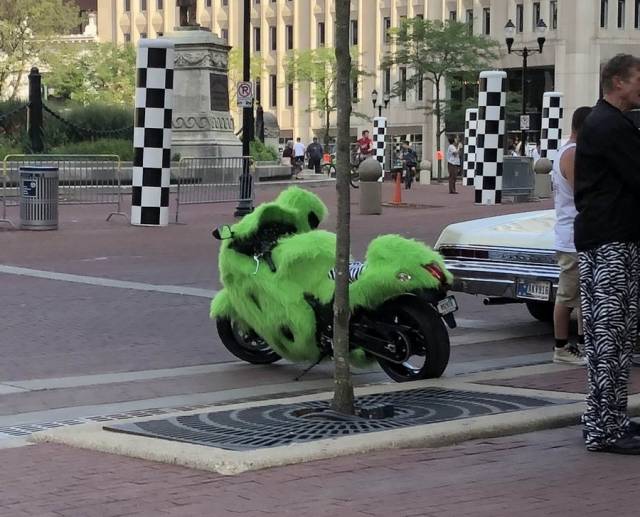 You Don't See Cars Like This Every Day (45 pics)